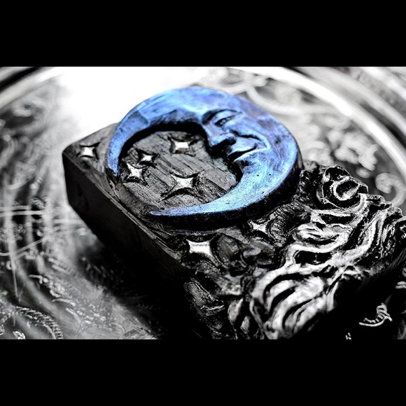 🌙NWT Blue Moon Soap Set🌙 - Picture 3 of 3